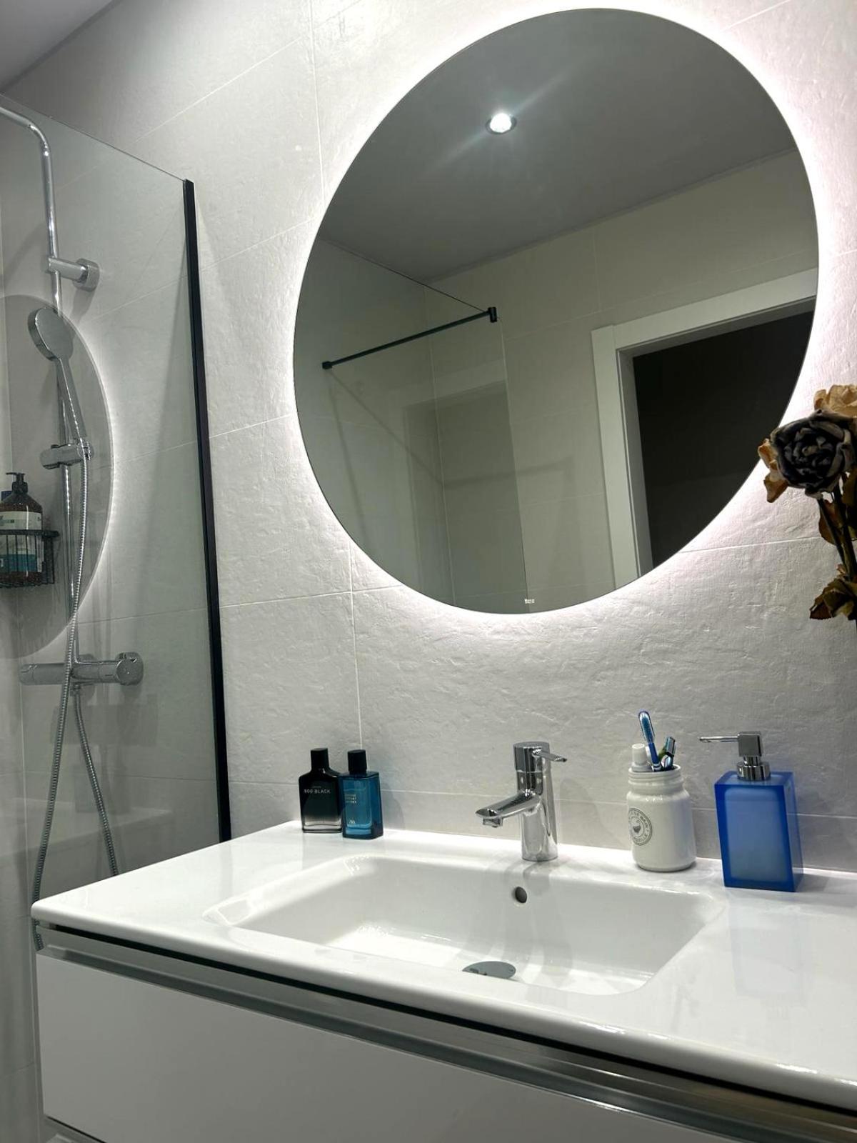 Apartamento Frente Al Guggenheim. Urbanizacion De Lujo En El Centro ビルバオ エクステリア 写真